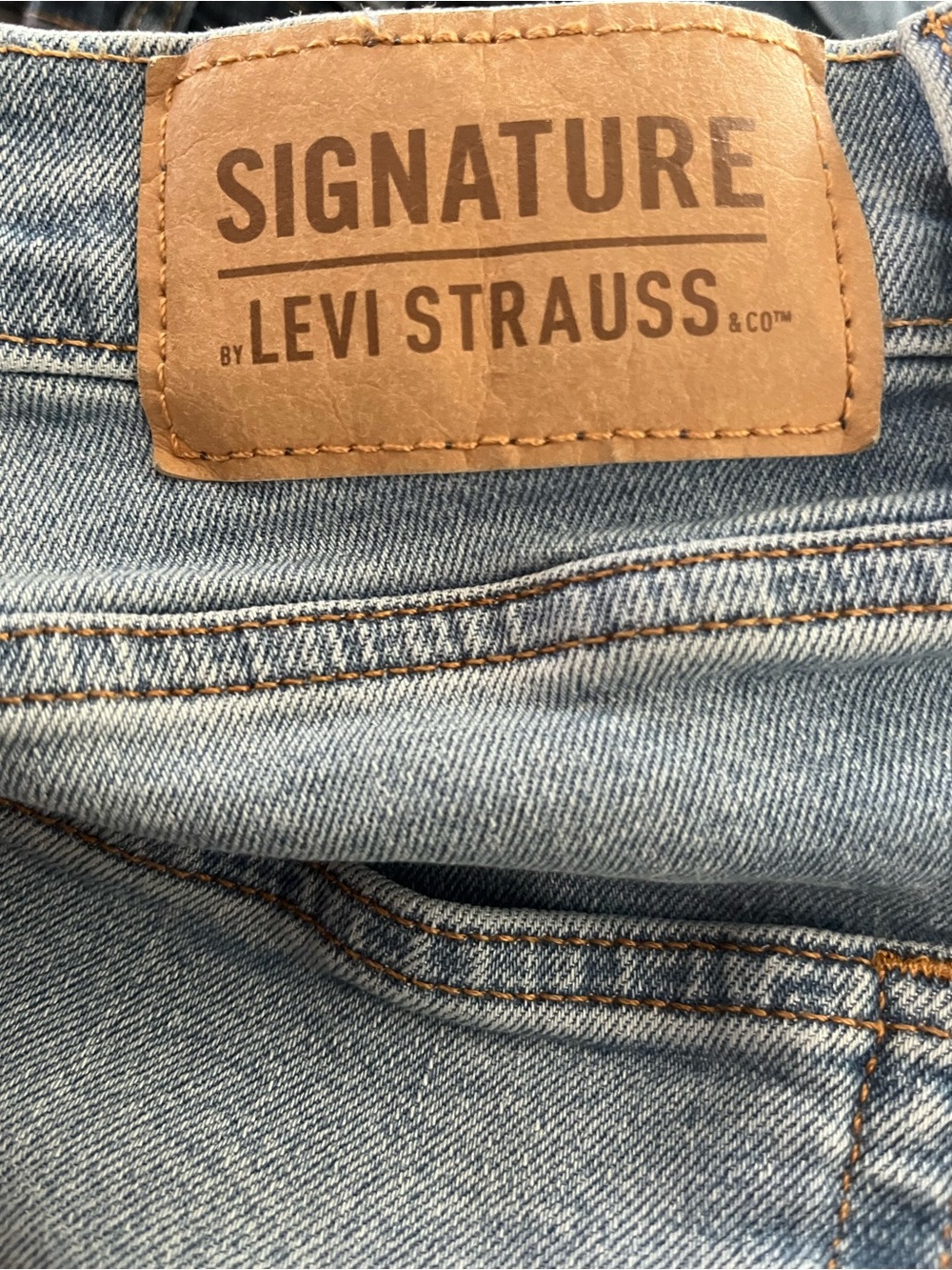 Levi's Slim Straight Signature Men's Jeans in Medium Blue Wash - Picture 9 of 10